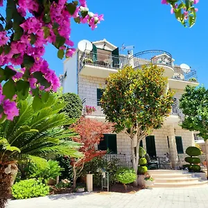 Anita Apartman